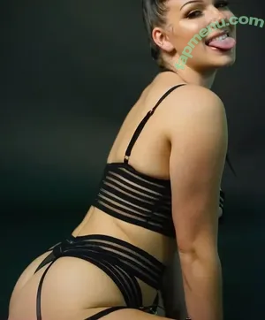  nude photo #0002
