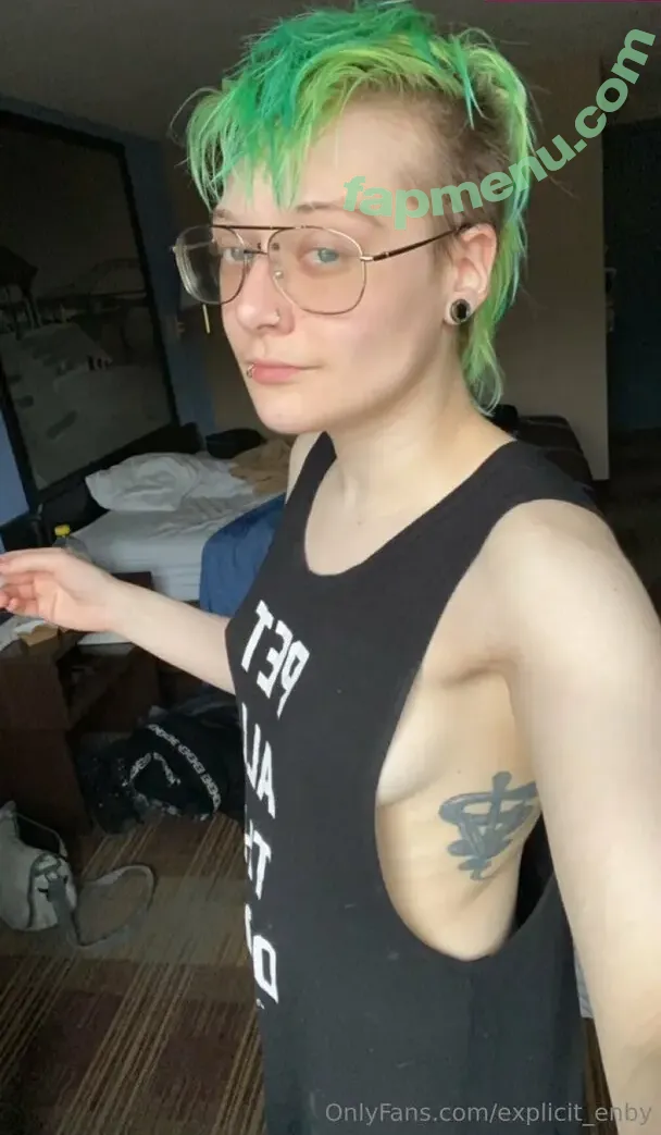 explicit_enby nude photo #0128 (mxmike_)