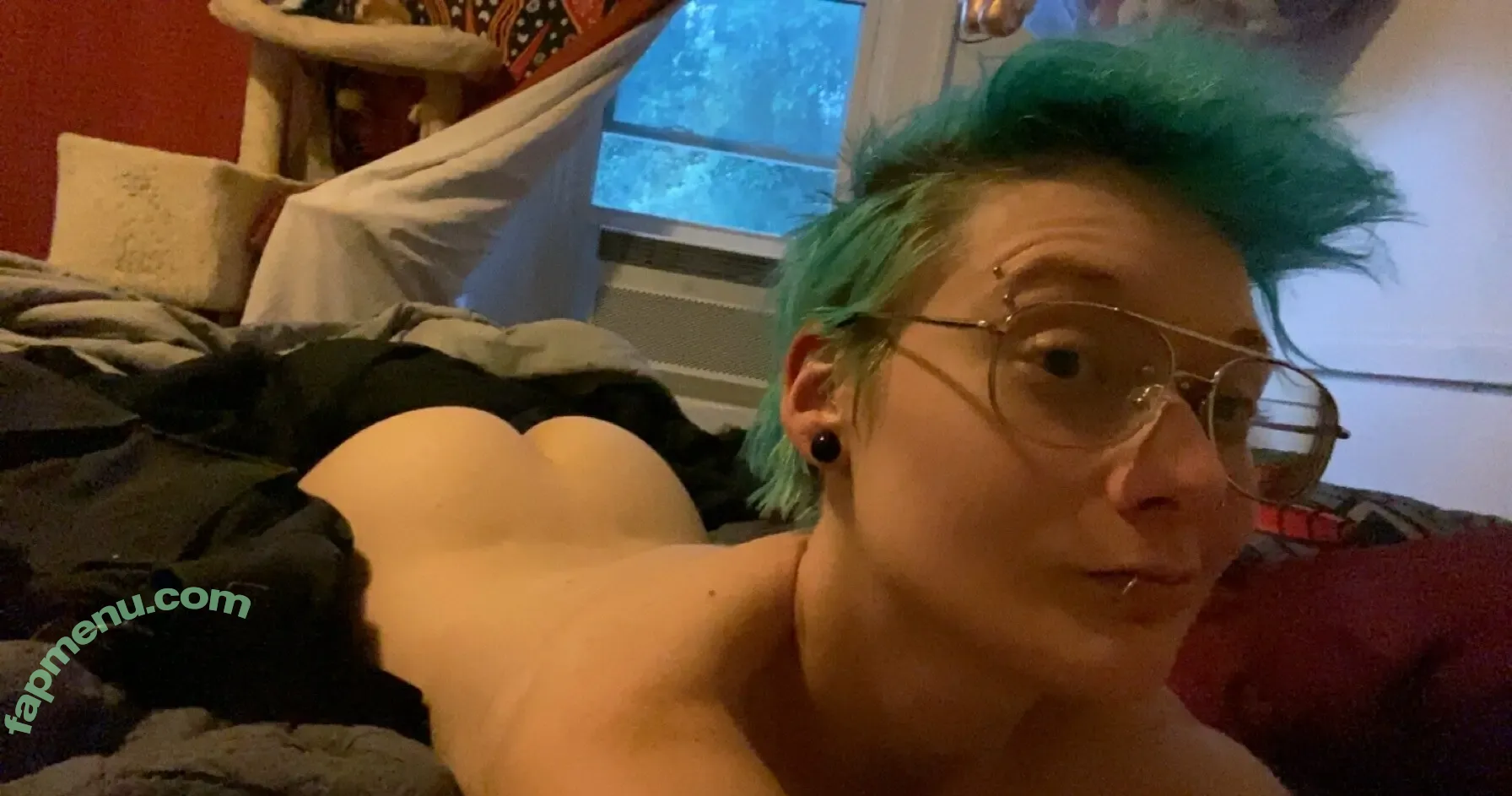 explicit_enby nude photo #0146 (mxmike_)