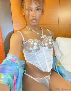 explicitlyarmani / itzbarbianna nude photo #0002
