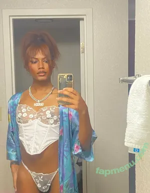 explicitlyarmani / itzbarbianna nude photo #0006
