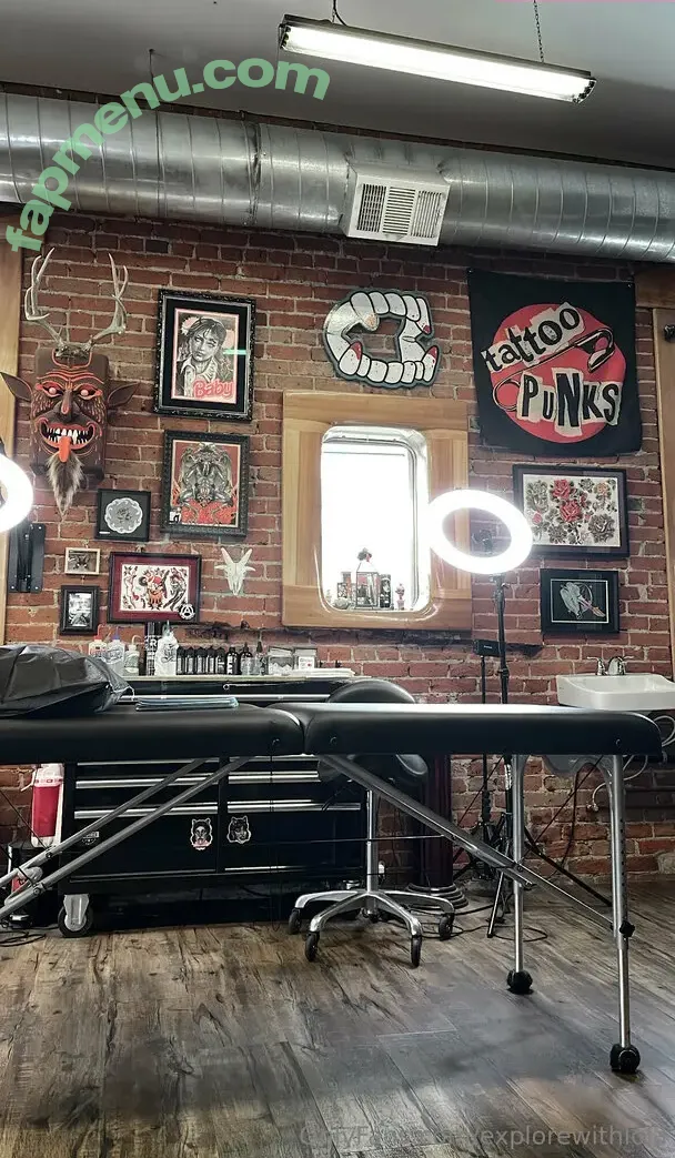 Explorewithlola nude photo #0025 (Explorewithlolasparks / Lola Sparks)