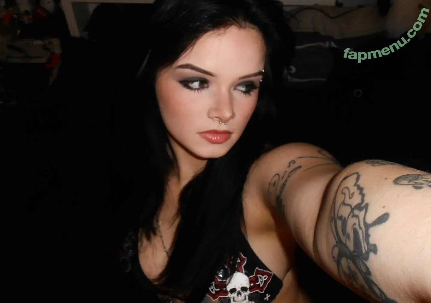 Extragal nude photo #0019 (extraroxy / grace4nne)