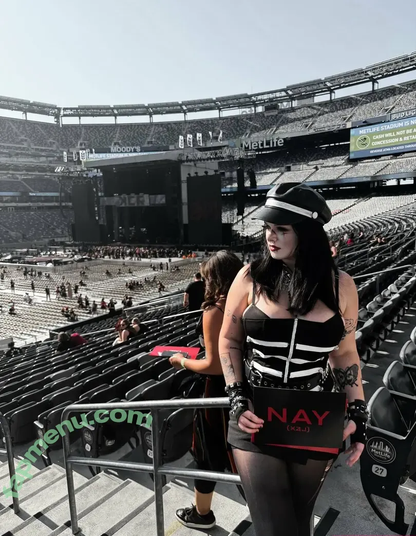 Extragal nude photo #0052 (extraroxy / grace4nne)