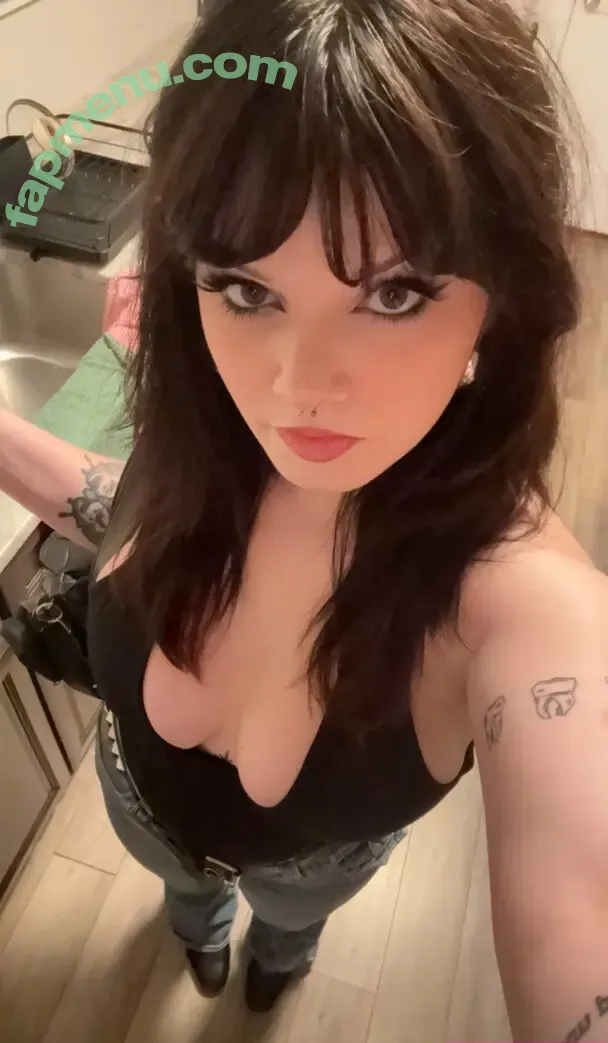 Extragal nude photo #0063 (extraroxy / grace4nne)