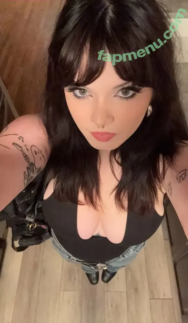 Extragal nude photo #0064 (extraroxy / grace4nne)