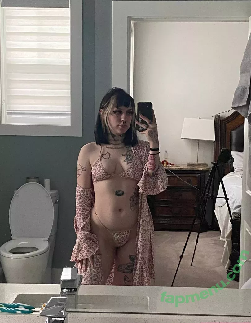 f_urbee nude photo #0218 (furbee._ / furbs0)
