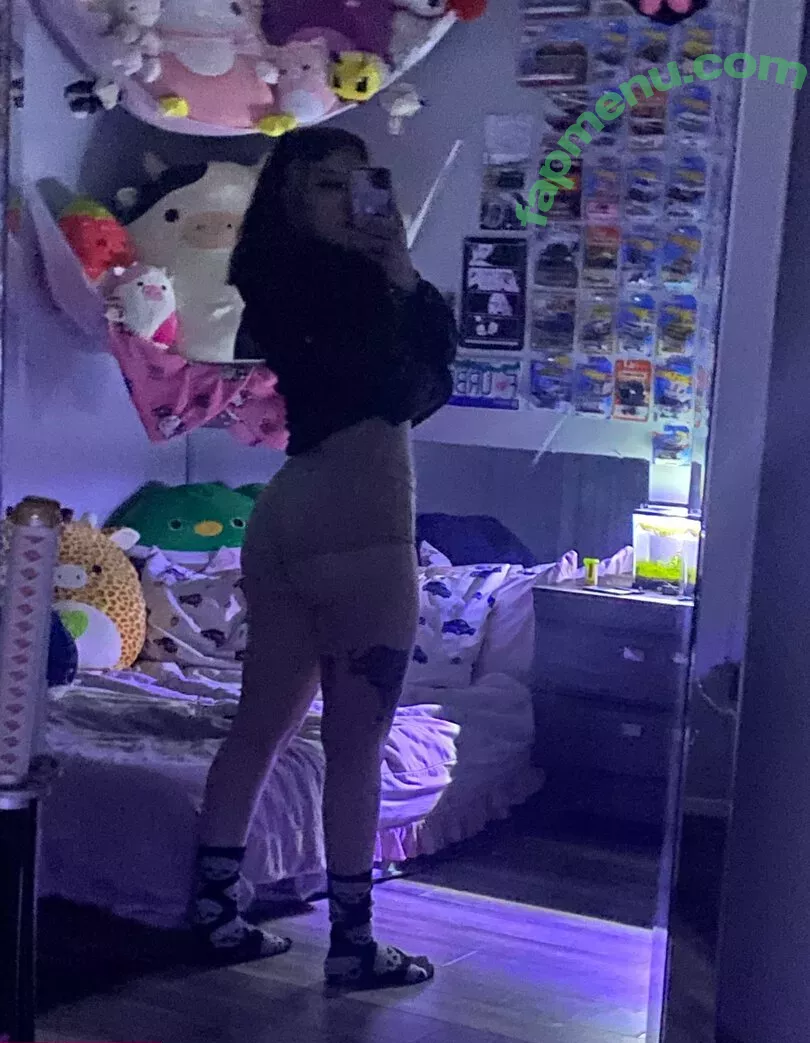 f_urbee nude photo #0272 (furbee._ / furbs0)