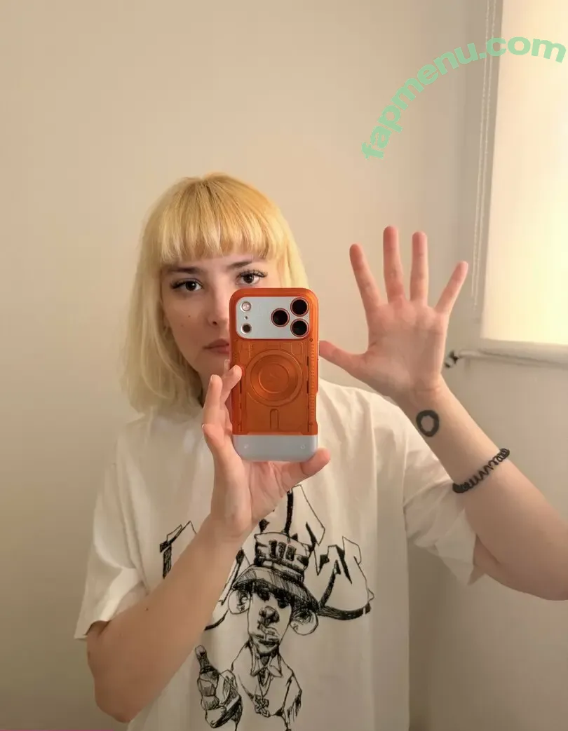 F4micom nude photo #0026 (F4mi)