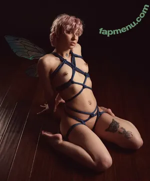 Faerie.flesh / maniccyberpixie nude photo #0007