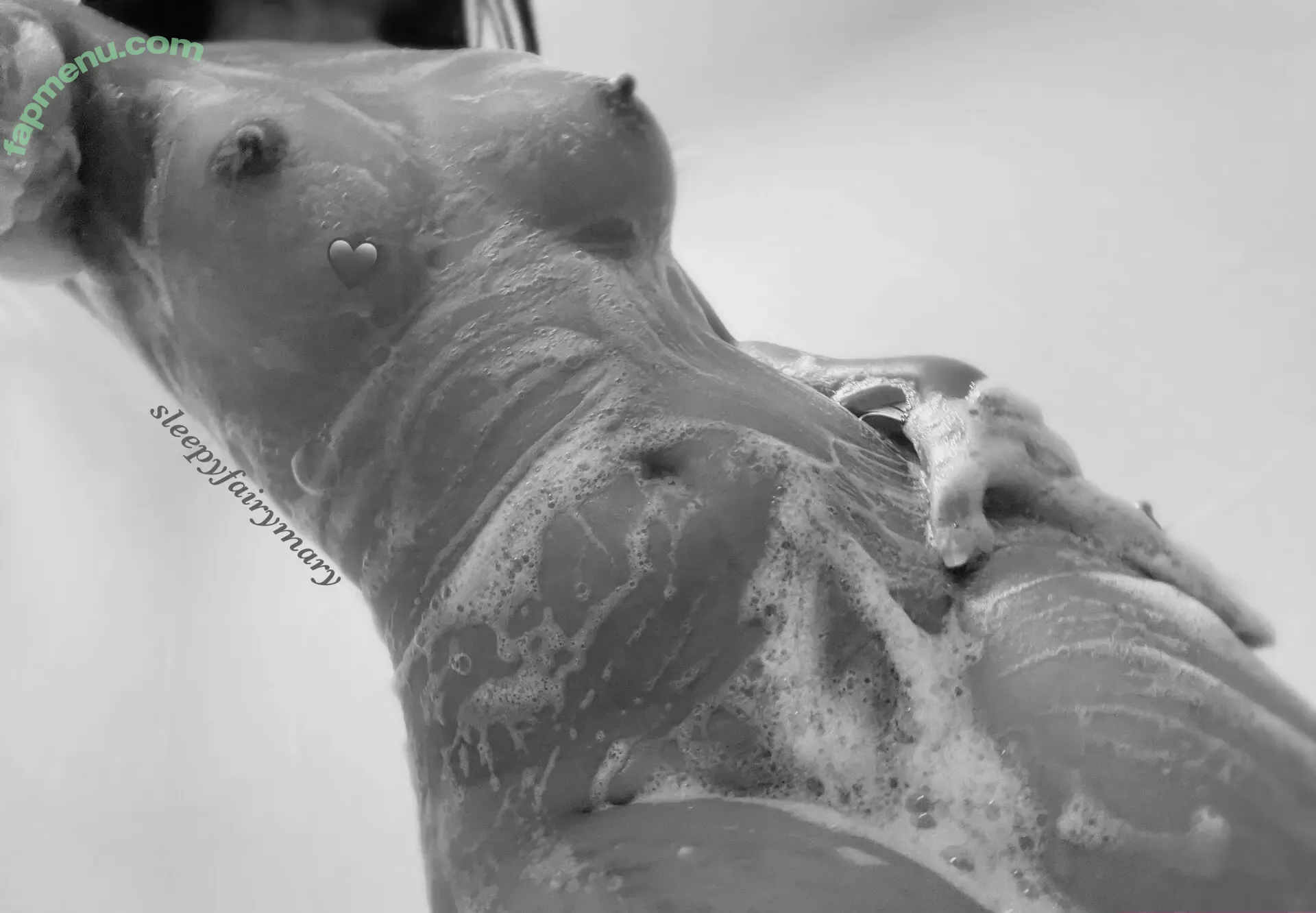 Fairy Mary nude photo #0084 (faiirymaryy / fairymaryxo_ / maryfairyvip / sleepyfairymary)