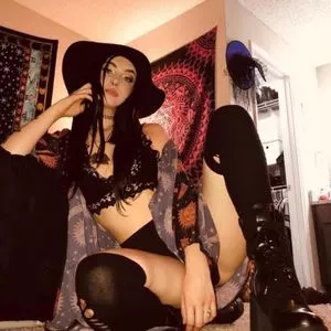 fairygothwitch / amethystx_ / fayflowzz nude photo #0011