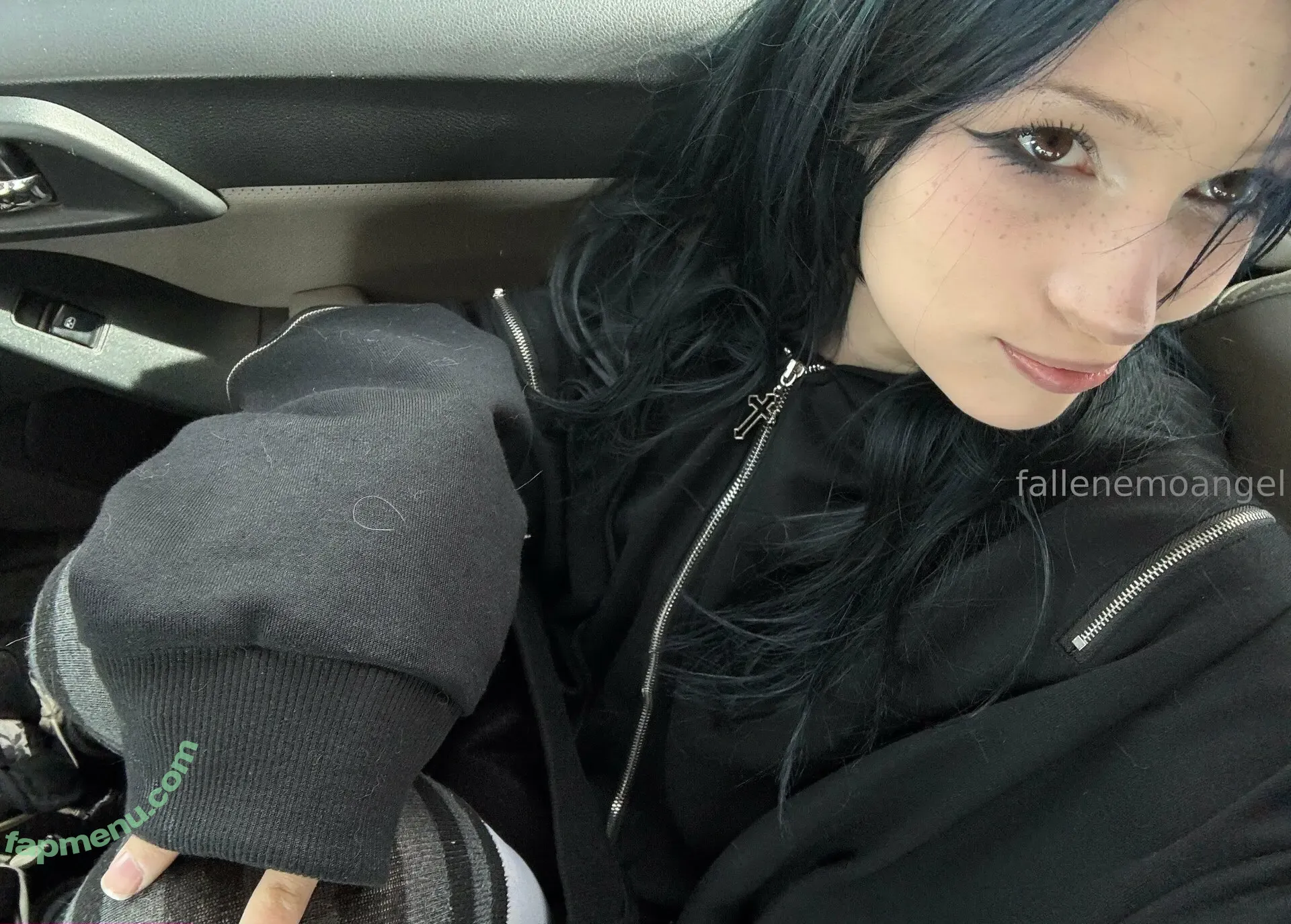 fallenemoangel nude photo #0624 (fallen_emo_angel666)