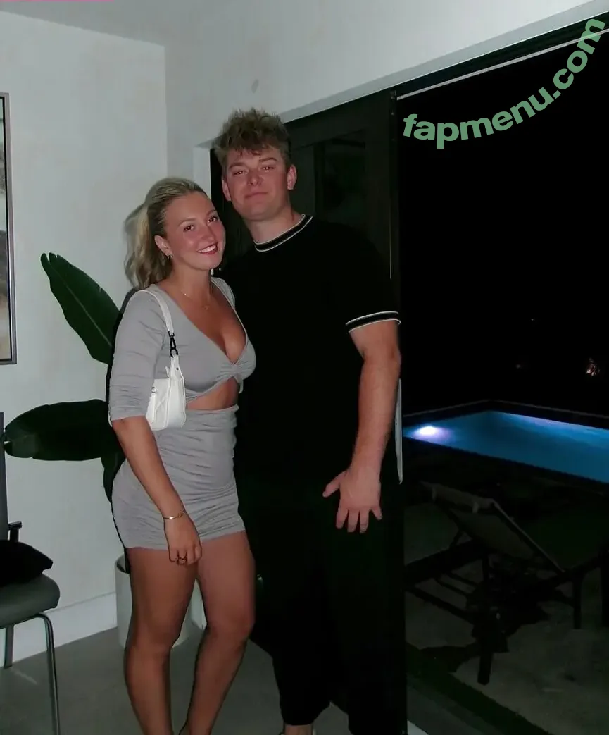 falynreilly nude photo #0004 (falynreilly)