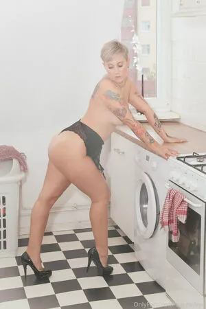 famez_de / tuncayfamez.de nude photo #0050