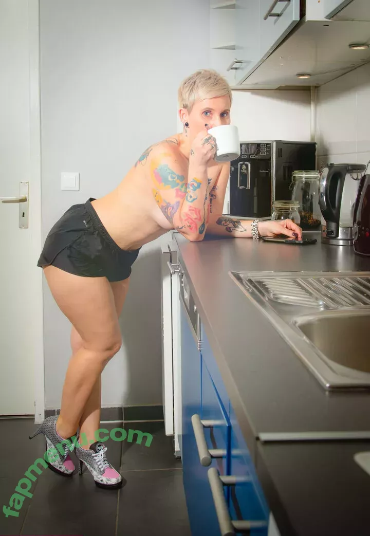 famez_de nude photo #0080 (tuncayfamez.de)