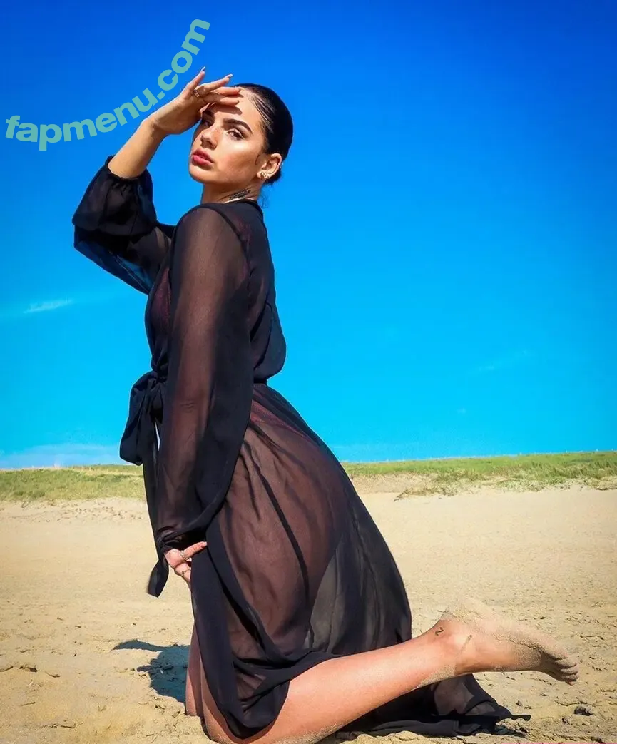 famkelouise nude photo #0006 (famkelouise)