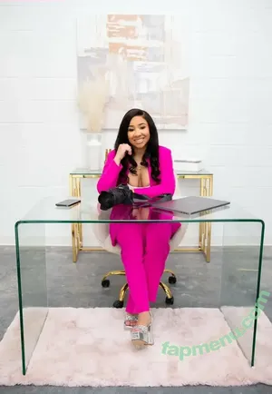 Famous Kiki 1 / famous_kiki1 nude photo #0013