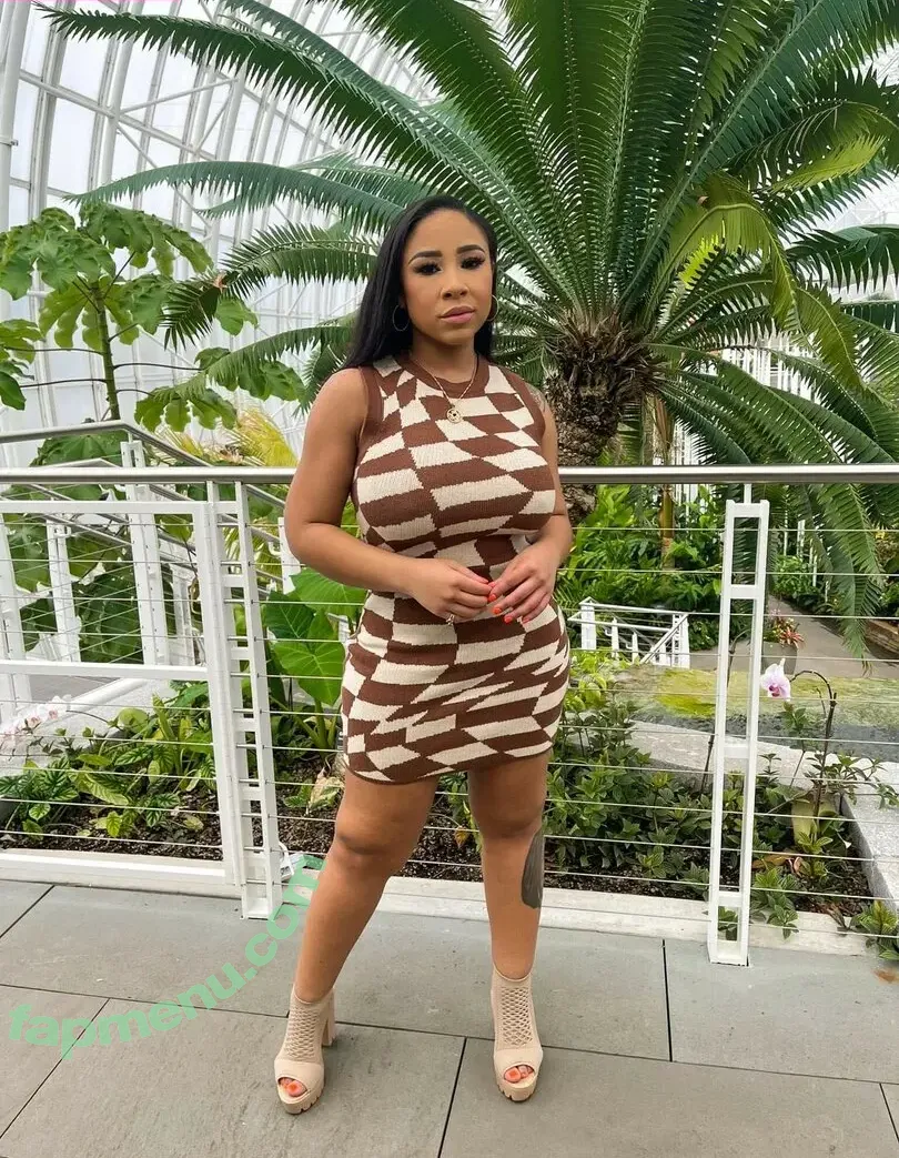 Famous Kiki 1 nude photo #0026 (famous_kiki1)