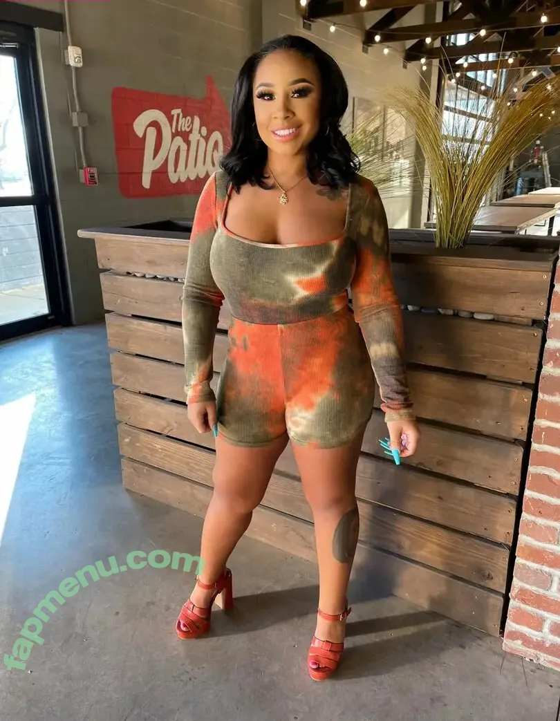 Famous Kiki 1 nude photo #0030 (famous_kiki1)