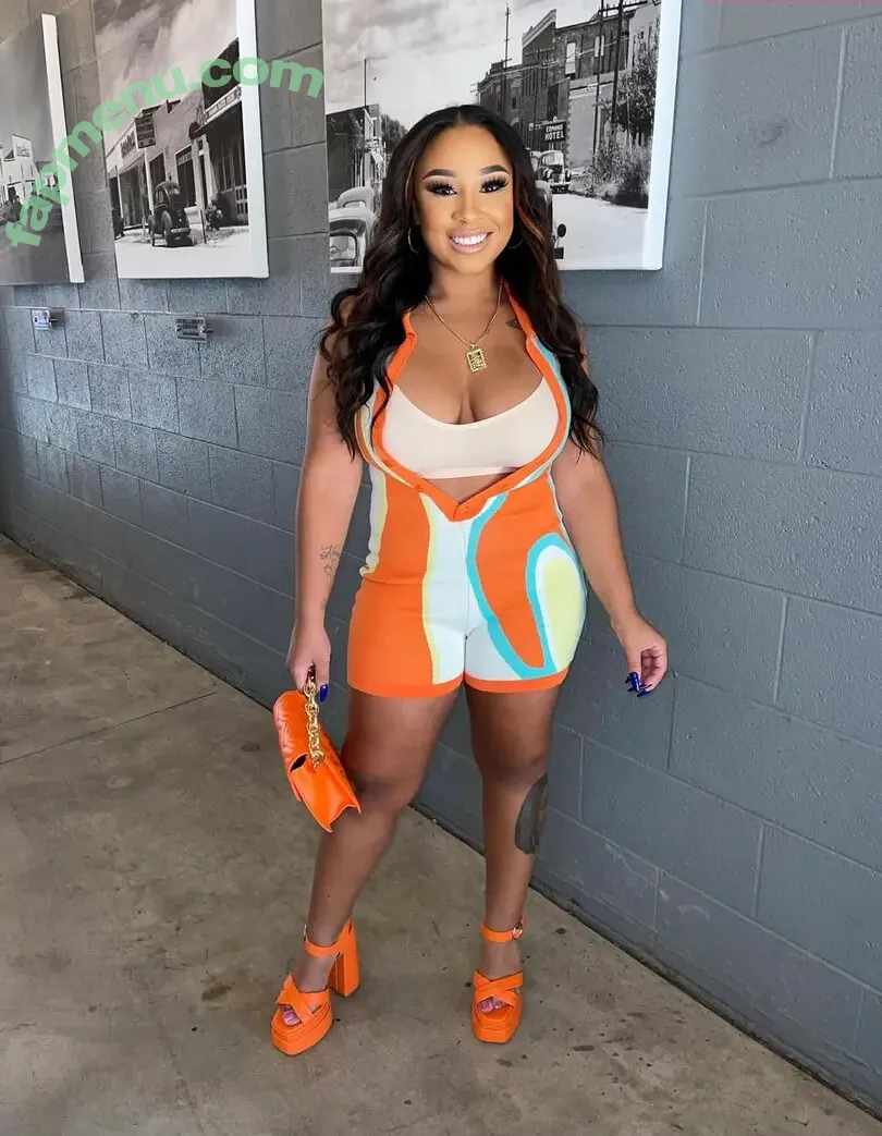 Famous Kiki 1 nude photo #0036 (famous_kiki1)