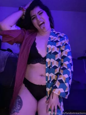 FandomReactions / fandomreactgirls nude photo #0017