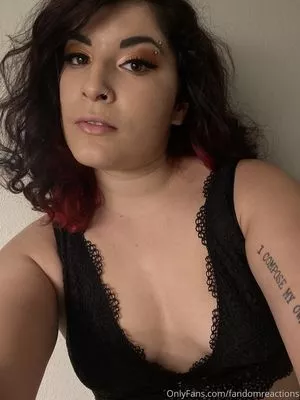 FandomReactions / fandomreactgirls nude photo #0019