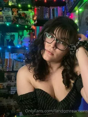 FandomReactions / fandomreactgirls nude photo #0046