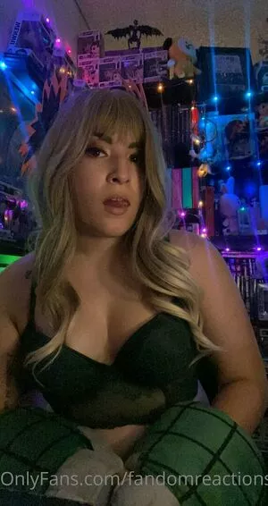FandomReactions / fandomreactgirls nude photo #0052