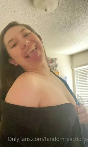 FandomReactions / fandomreactgirls nude photo #0053