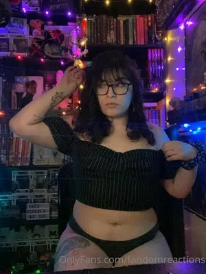 FandomReactions / fandomreactgirls nude photo #0055