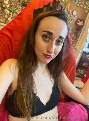 FandomReactions / fandomreactgirls nude photo #0113