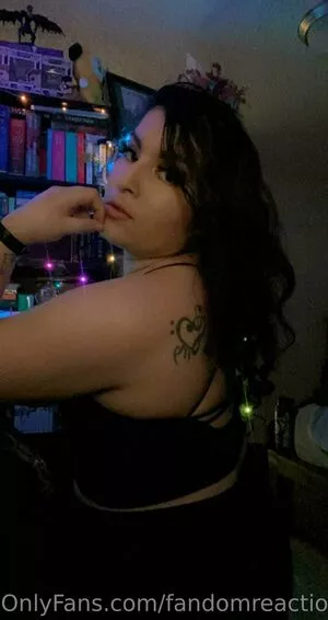 FandomReactions / fandomreactgirls nude photo #0125