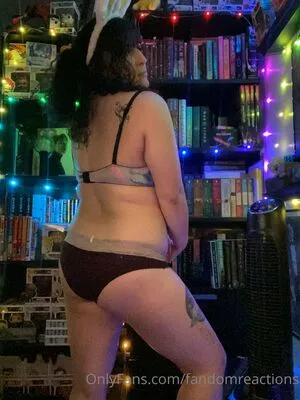 FandomReactions / fandomreactgirls nude photo #0187