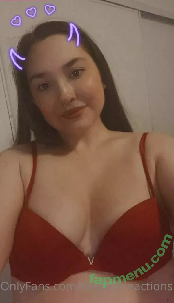 FandomReactions nude photo #0005 (fandomreactgirls)