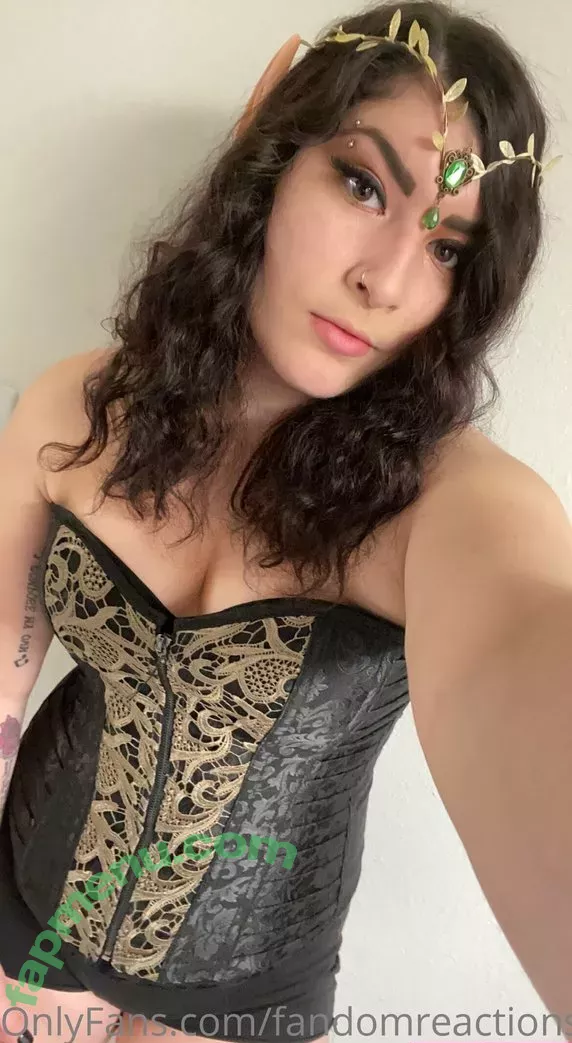 FandomReactions nude photo #0013 (fandomreactgirls)