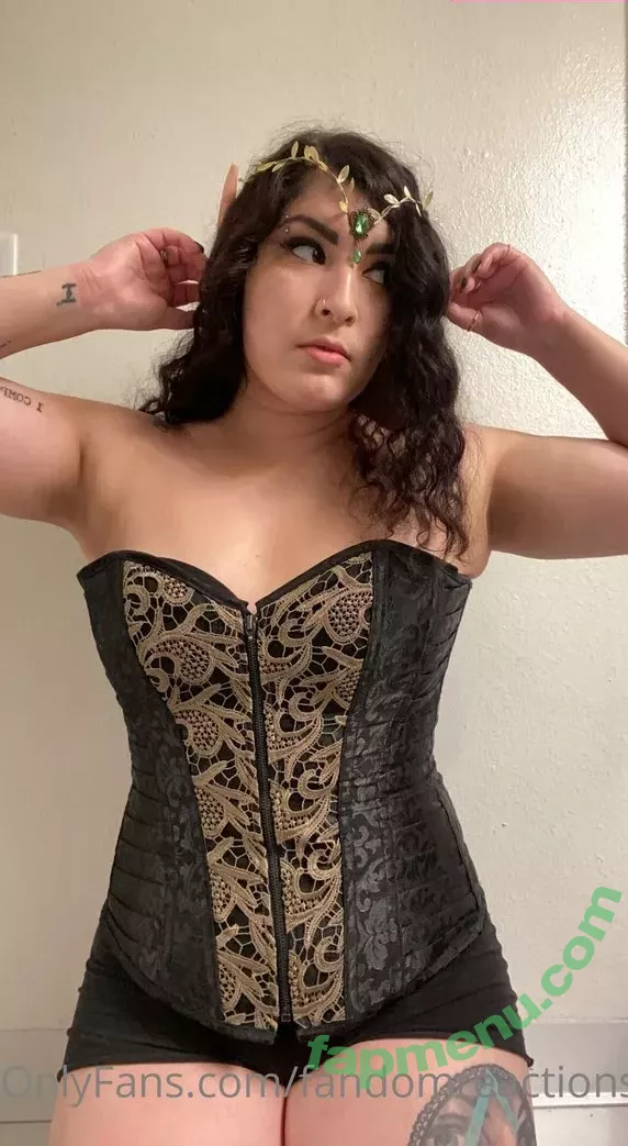 FandomReactions nude photo #0014 (fandomreactgirls)