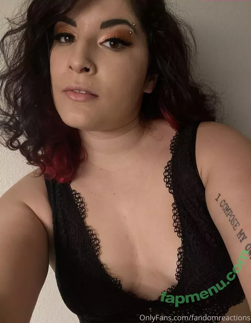 FandomReactions nude photo #0019 (fandomreactgirls)