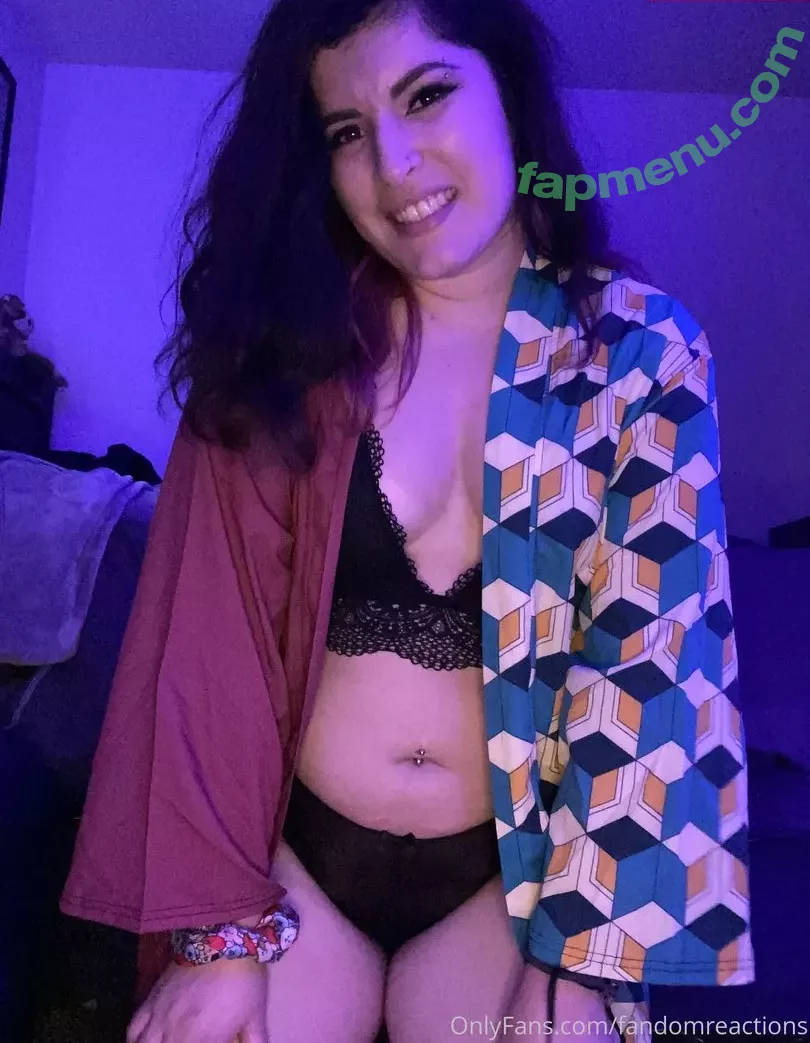 FandomReactions nude photo #0021 (fandomreactgirls)