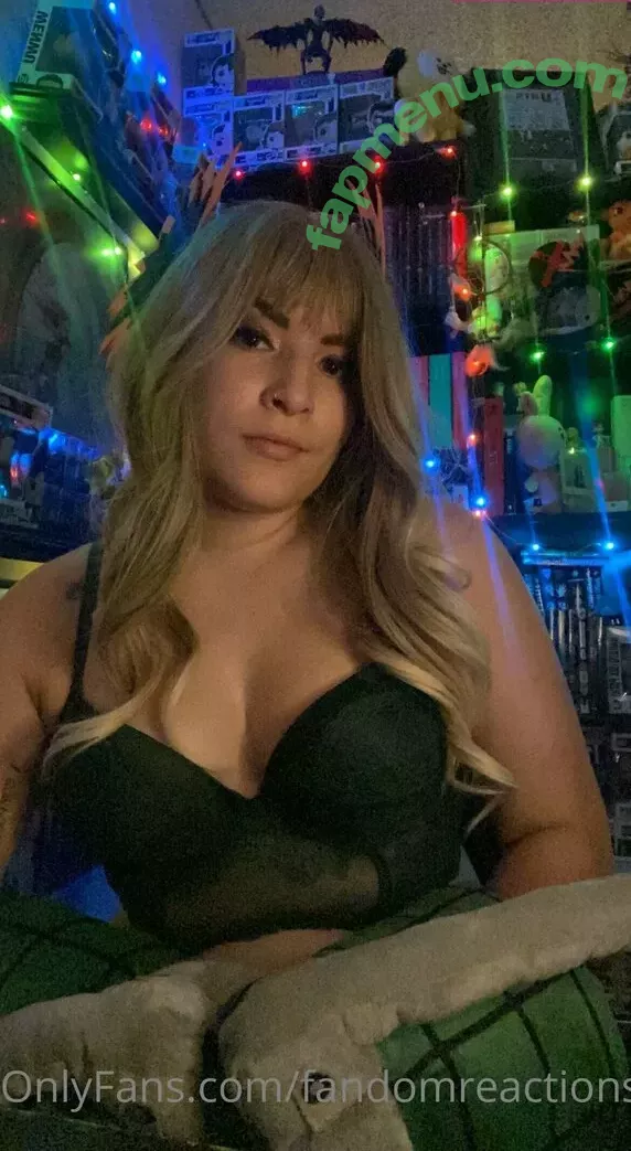 FandomReactions nude photo #0060 (fandomreactgirls)