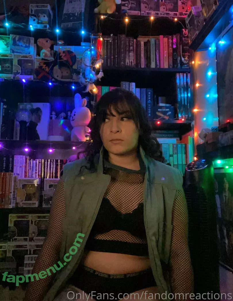 FandomReactions nude photo #0079 (fandomreactgirls)