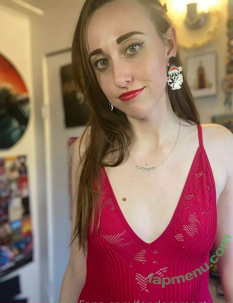 FandomReactions nude photo #0115 (fandomreactgirls)