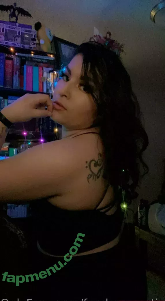 FandomReactions nude photo #0125 (fandomreactgirls)