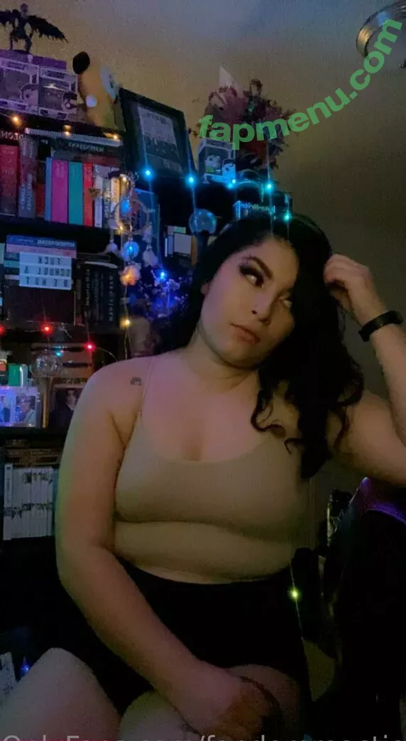 FandomReactions nude photo #0126 (fandomreactgirls)