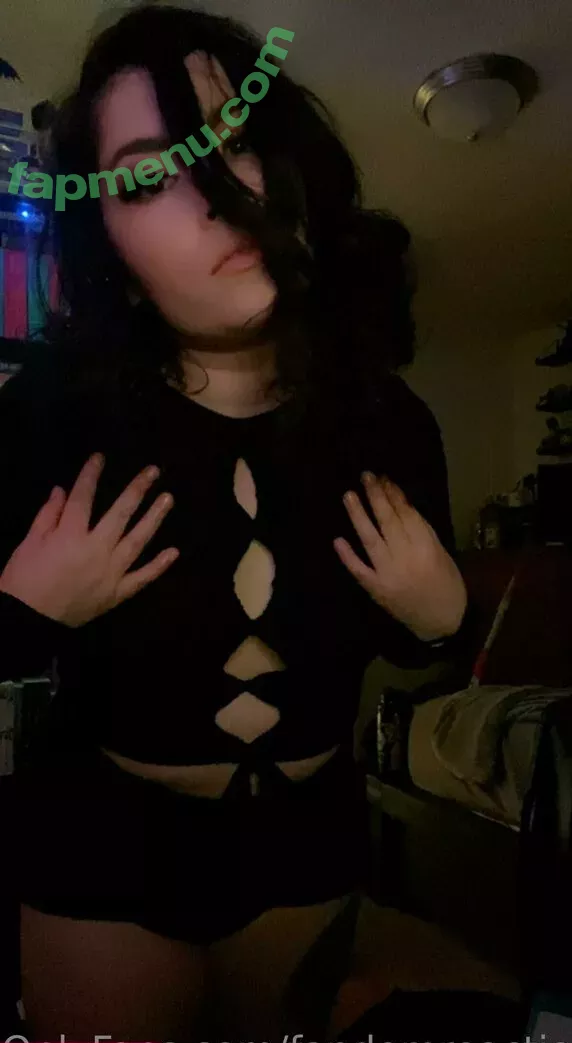 FandomReactions nude photo #0130 (fandomreactgirls)