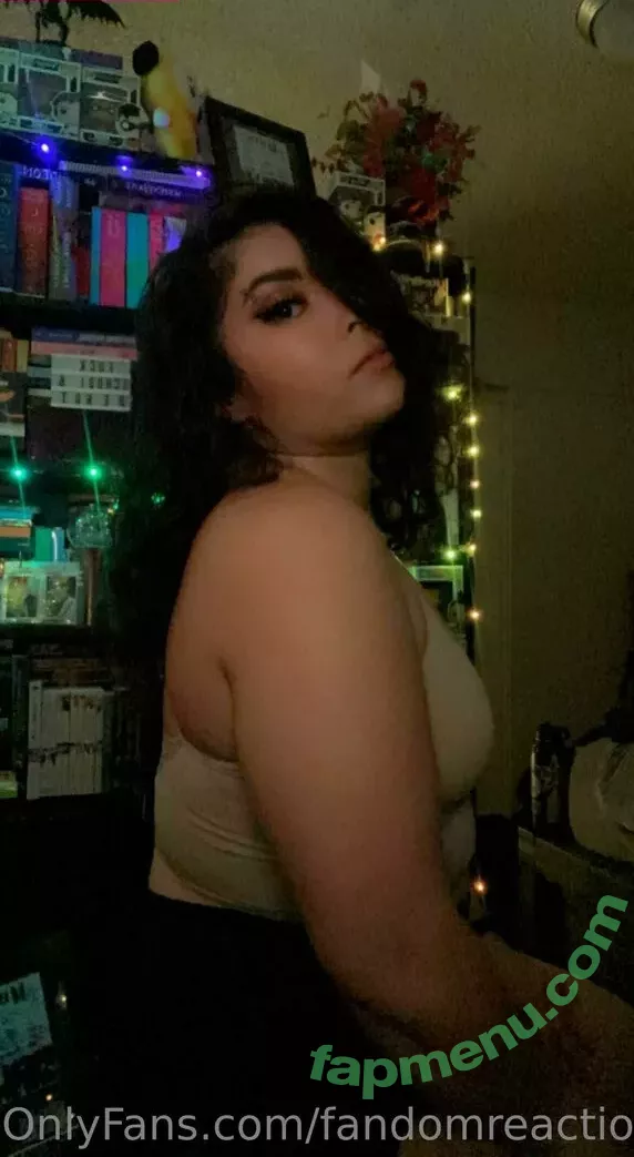 FandomReactions nude photo #0139 (fandomreactgirls)