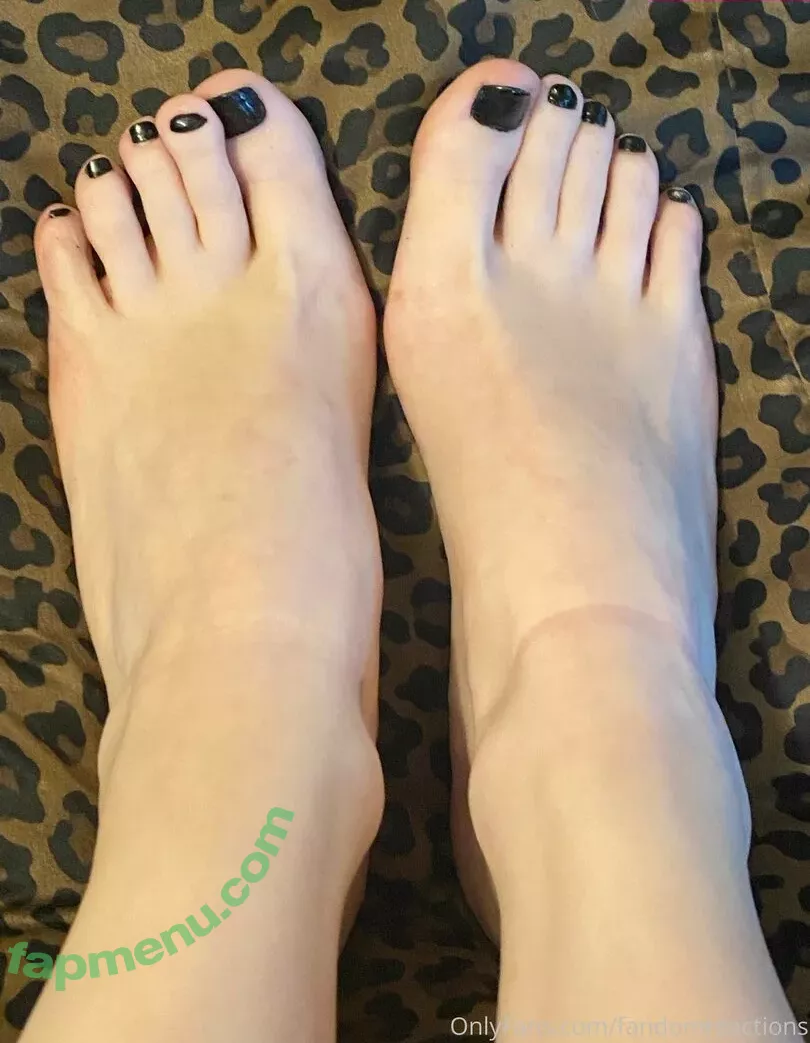 FandomReactions nude photo #0308 (fandomreactgirls)