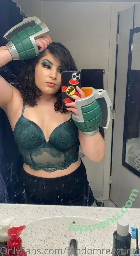 FandomReactions nude photo #0677 (fandomreactgirls)