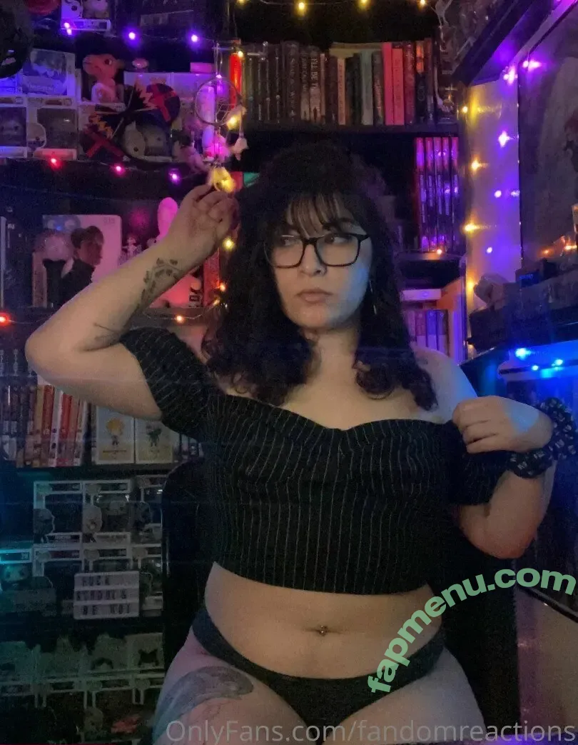 FandomReactions nude photo #0678 (fandomreactgirls)