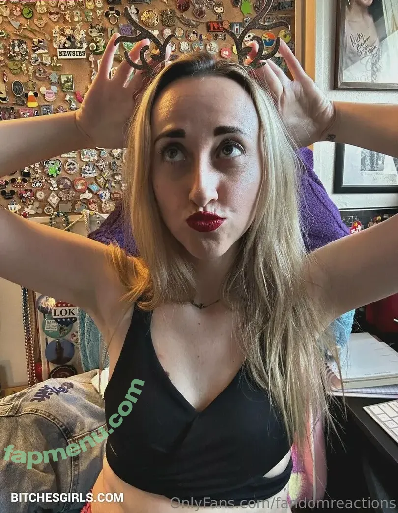 FandomReactions nude photo #0680 (fandomreactgirls)
